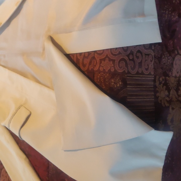 BCBG Maxazria long sleeved classic trench coat. - Picture 4 of 5